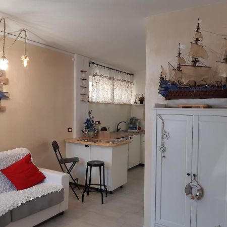 Apartamento Soleil Royal Piano Terra Viareggio Exterior foto